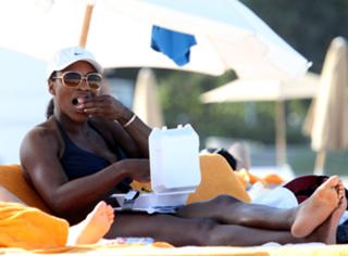Serena Williams feet photo thumbnail