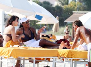 Serena Williams feet photo thumbnail