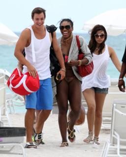 Serena Williams feet photo thumbnail