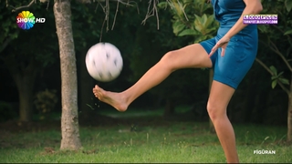 Serenay Aktas feet photo 6