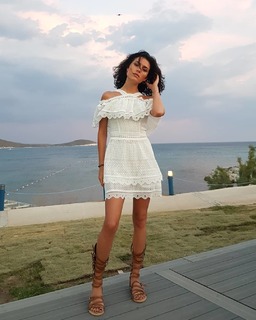 Serenay Aktas feet photo 3