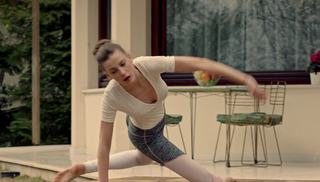 Serenay Sarikaya feet photo thumbnail