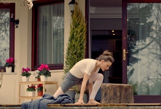Serenay Sarikaya feet photo thumbnail