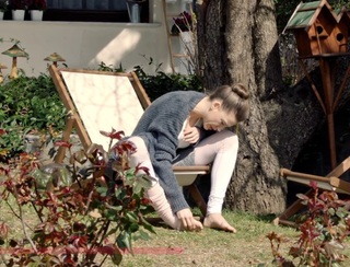 Serenay Sarikaya feet photo thumbnail