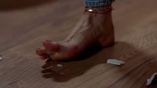 Serenay Sarikaya feet photo thumbnail