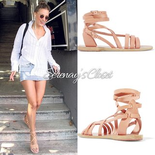 Serenay Sarikaya feet photo thumbnail