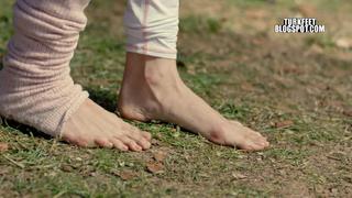 Serenay Sarikaya feet photo thumbnail