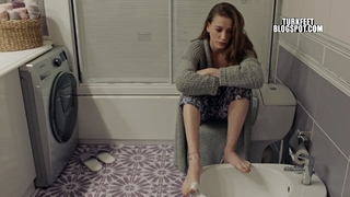 Serenay Sarikaya feet photo thumbnail