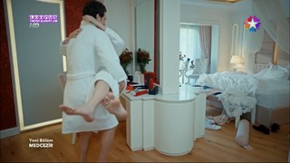 Serenay Sarikaya feet photo thumbnail