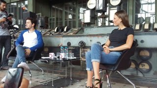 Serenay Sarikaya feet photo thumbnail