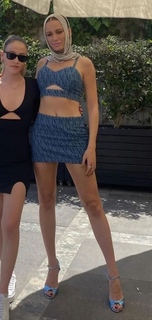 Serenay Sarikaya feet photo thumbnail