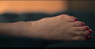 Serenay Sarikaya feet photo thumbnail