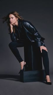 Serenay Sarikaya feet photo thumbnail