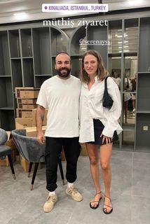 Serenay Sarikaya feet photo 2