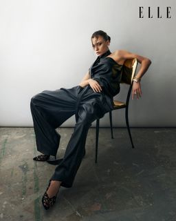 Serenay Sarikaya feet photo 8