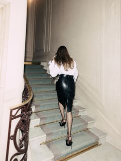 Serenay Sarikaya feet photo 1