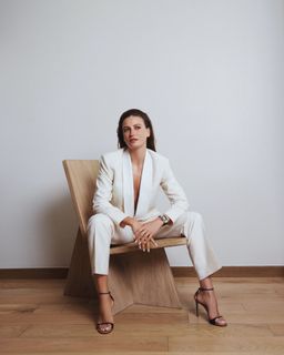 Serenay Sarikaya feet photo 18