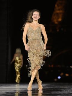 Serenay Sarikaya feet photo 8