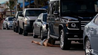 Serinda Swan feet photo thumbnail