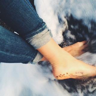 Serinda Swan feet photo thumbnail
