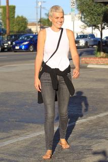 Serinda Swan feet photo thumbnail
