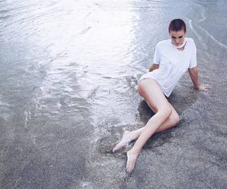 Serinda Swan feet photo thumbnail
