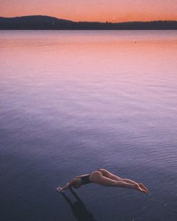 Serinda Swan feet photo thumbnail