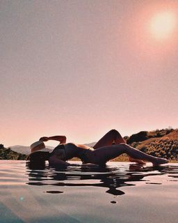 Serinda Swan feet photo thumbnail