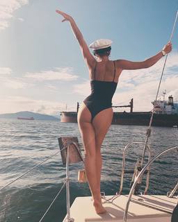 Serinda Swan feet photo thumbnail