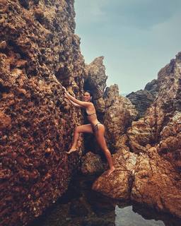Serinda Swan feet photo thumbnail