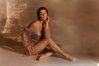 Serinda Swan feet photo thumbnail