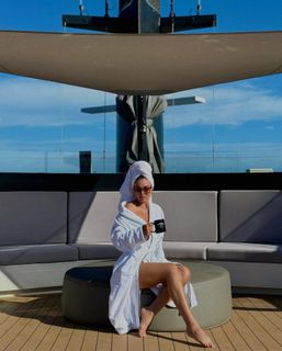 Serinda Swan feet photo thumbnail