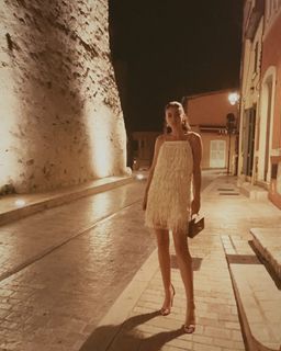 Serinda Swan feet photo thumbnail