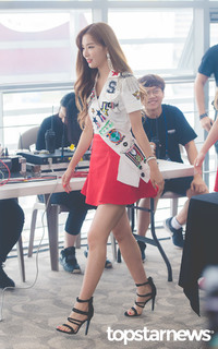 Seul-gi Kang feet photo thumbnail