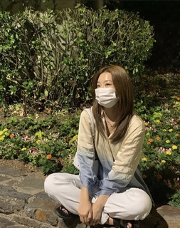 Seul-gi Kang feet photo thumbnail