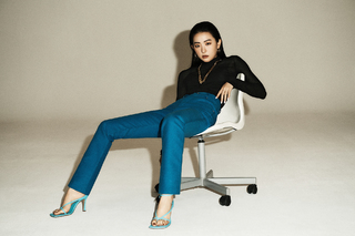 Seul-gi Kang feet photo thumbnail