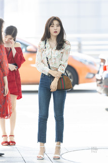 Seul-gi Kang feet photo thumbnail