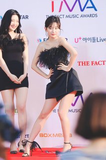 Seul-gi Kang feet photo thumbnail