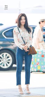 Seul-gi Kang feet photo thumbnail