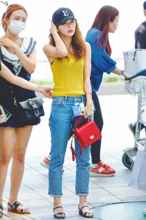 Seul-gi Kang feet photo thumbnail