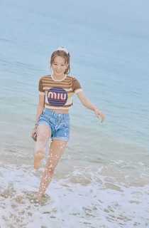 Seul-gi Kang feet photo thumbnail