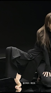 Seul-gi Kang feet photo thumbnail