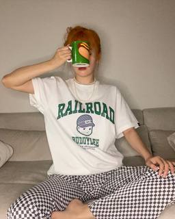 Seul-gi Kang feet photo thumbnail