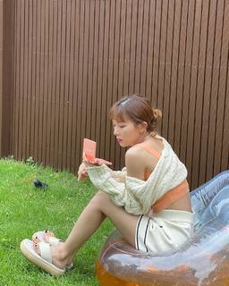 Seul-gi Kang feet photo thumbnail