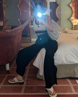 Seul-gi Kang feet photo thumbnail