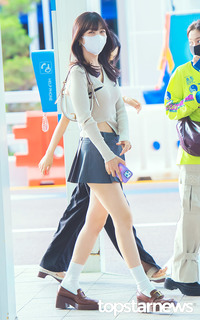 Seul-gi Kang feet photo thumbnail