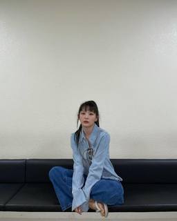 Seul-gi Kang feet photo thumbnail