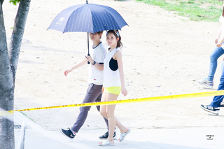 Seul-gi Kang feet photo thumbnail