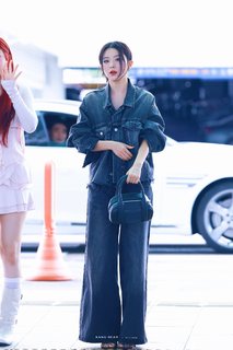 Seul-gi Kang feet photo thumbnail