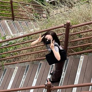 Seul-gi Kang feet photo thumbnail